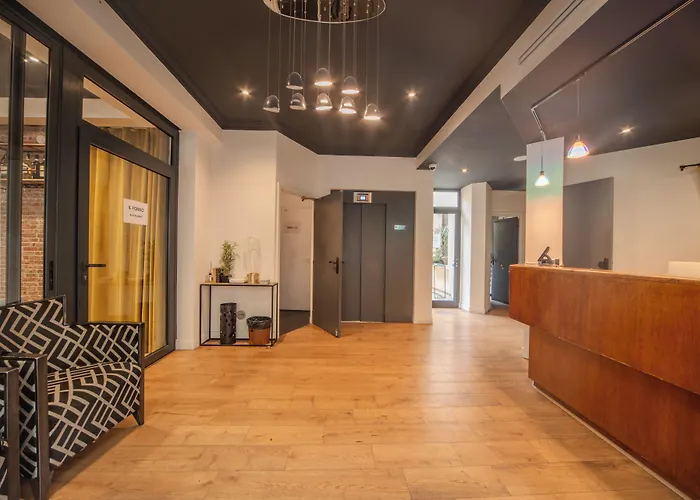 Casa Serena Paris Hotel